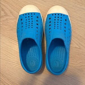 Native Shoes - Size 11